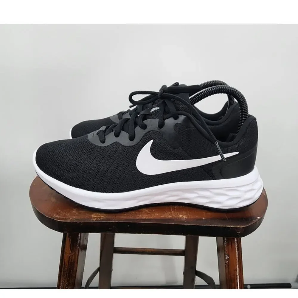 New Nike Revolution‎ 6 Men's Running Shoes Size 7 Black White Running